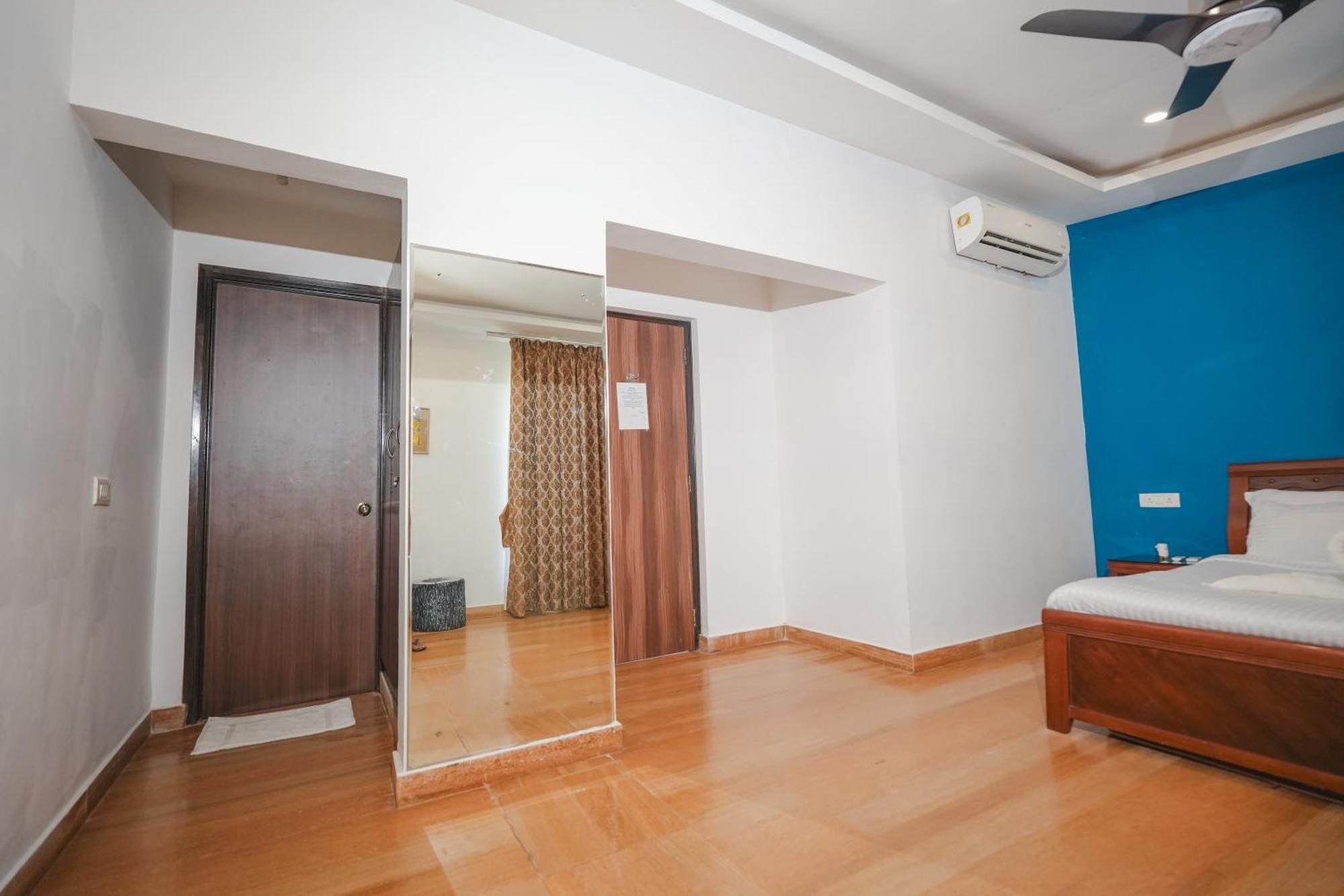 Villa M - Jia 3: Poolside Retreat in Candolim Exterior photo
