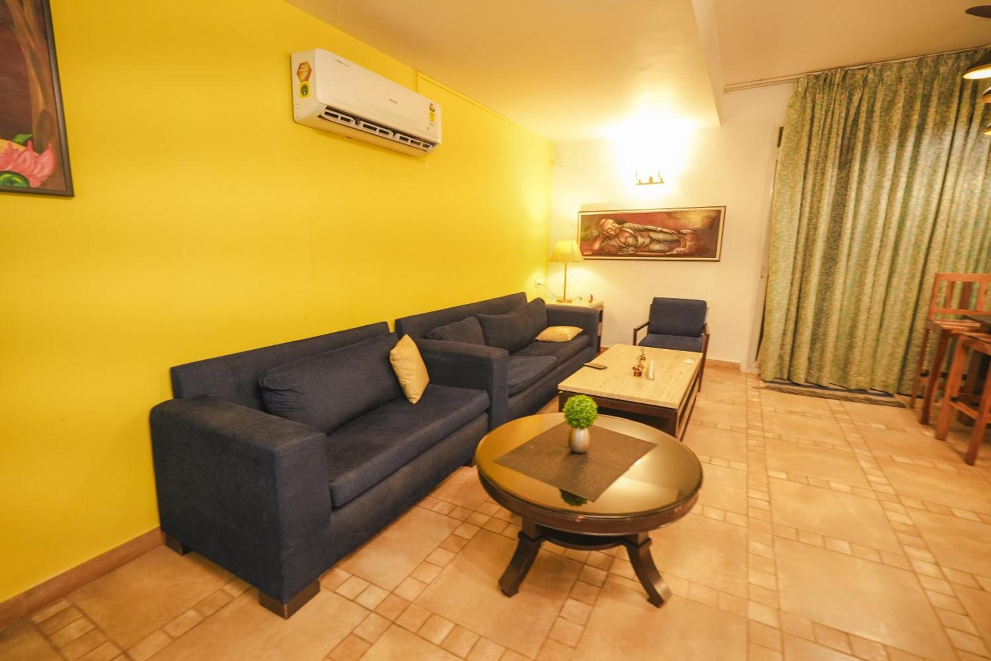 Villa M - Jia 3: Poolside Retreat in Candolim Exterior photo