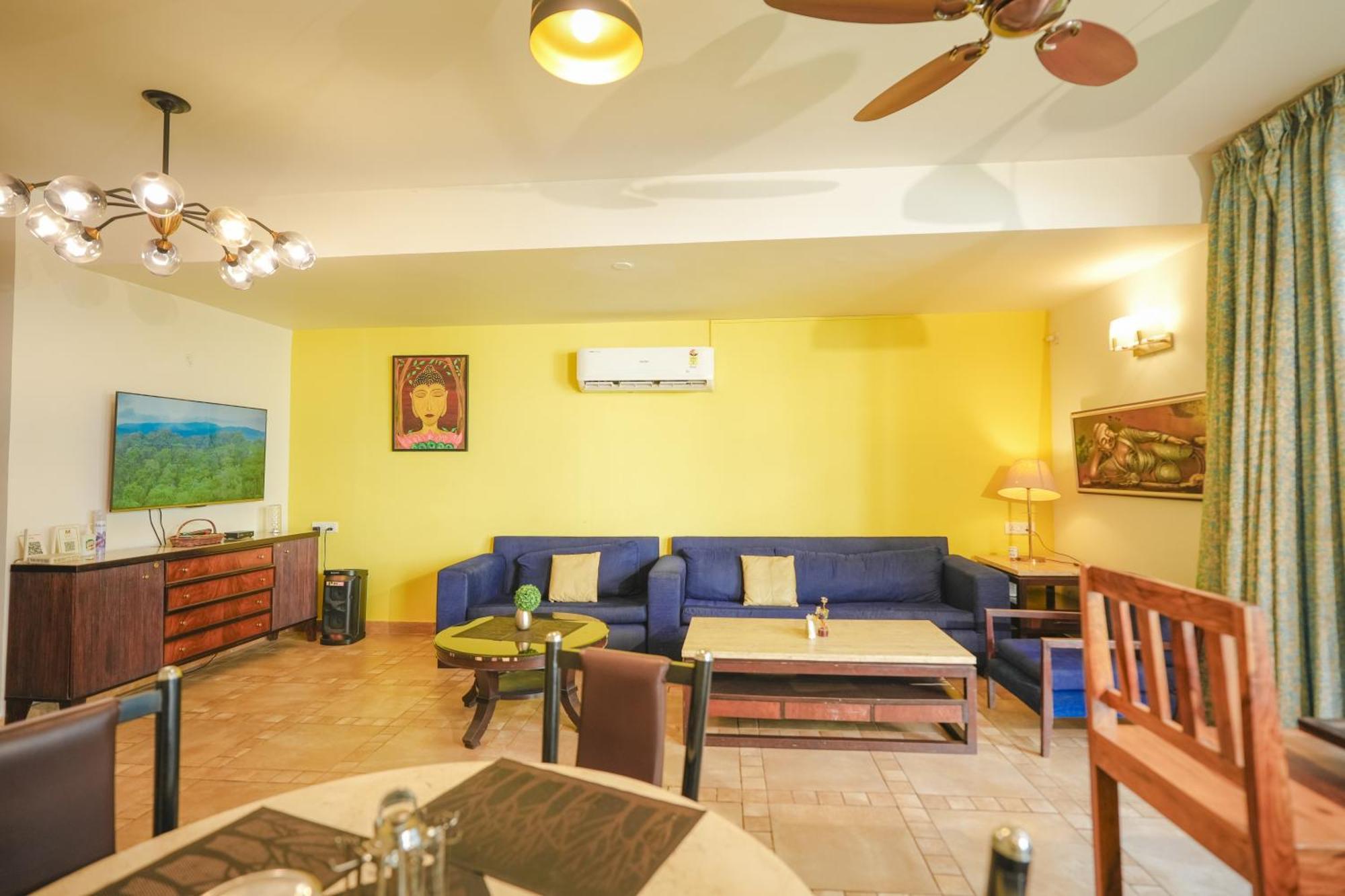 Villa M - Jia 3: Poolside Retreat in Candolim Exterior photo