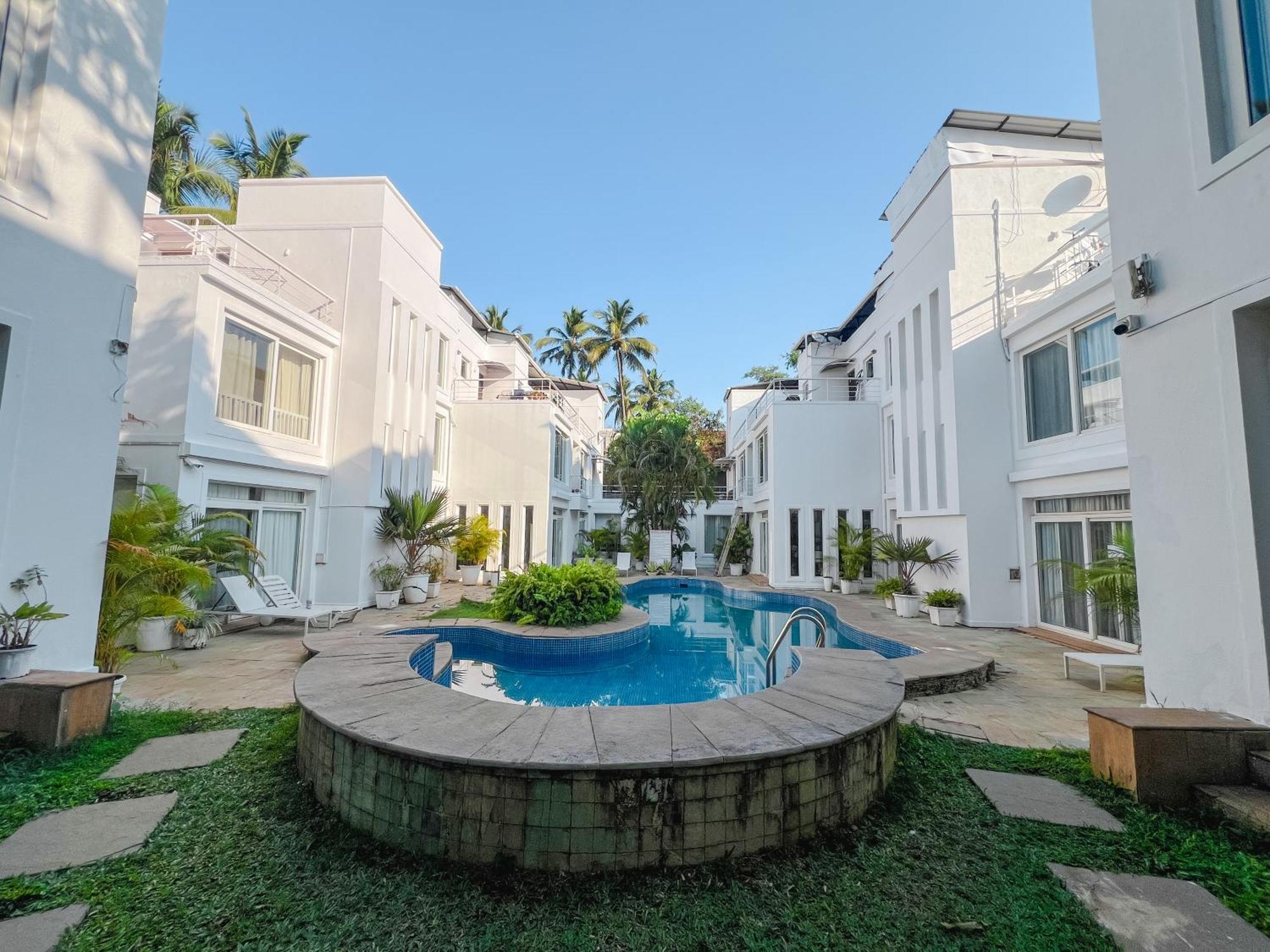 Villa M - Jia 3: Poolside Retreat in Candolim Exterior photo